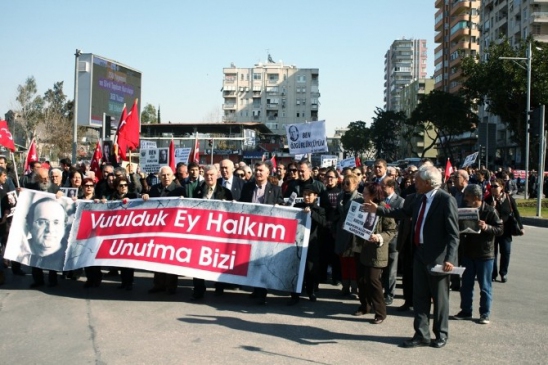 Gazeteci Uğur Mumcu Adana'da Anıldı