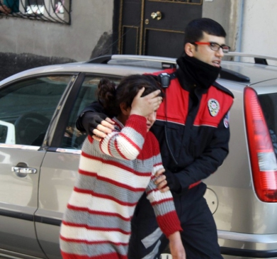 “Kovaya Çöp Atmayın” Kavgası 2 Yaralı