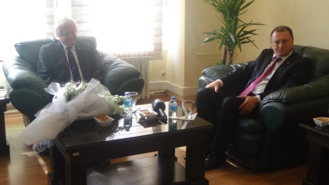 Almanya'nın Kiel Kenti Hatay'da Yaşayan Suriyeliler İçin 100 Bin Avro Yardım