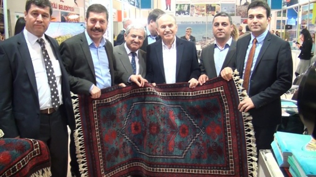 İstanbul Büyükşehir Belediye Başkanı Topbaş'tan Sındırgı'ya Özel İlgi