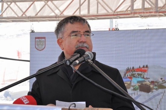 Bakan Yılmaz Sivas'ta