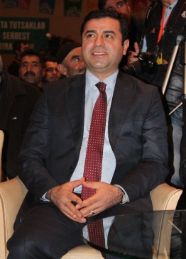 Selahattin Demirtaş'dan Adaylık Açıklaması