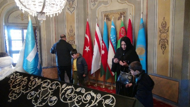 Dizi Sonrası Ertuğrul Gazi'nin Türbesine Ziyaretçi Akını