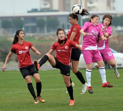 Muratpaşa'dan Farklı Galibiyet