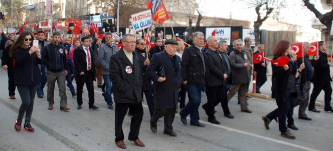 HDP Binası Önünde Gençliğe Hitabeyi Okudular