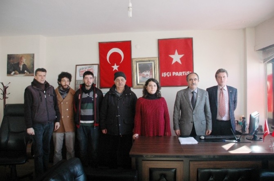 İşçi Partisi Astıkları Afişlerin Kaldırılmasına Tepki Gösterdi