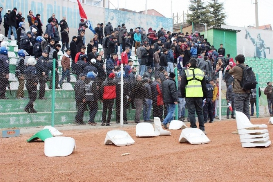 Kırşehirspor Kırıkkalespor Maçında Kavga