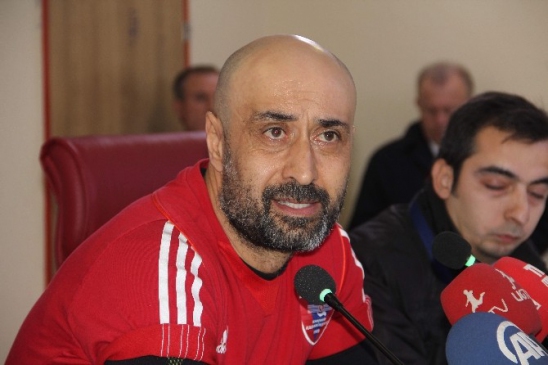 Tolunay Kafkas İstifa Etti