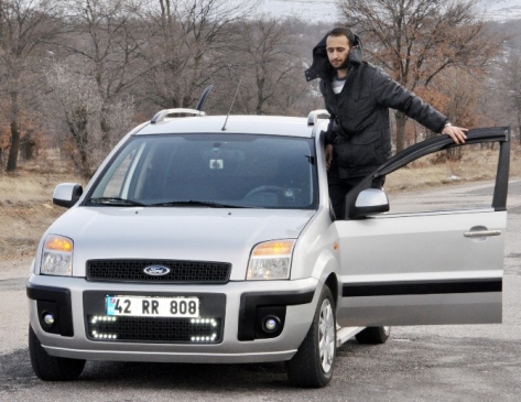 (Özel Haber) Bu Yolda Arabalar Kendi Kendine Gidiyor