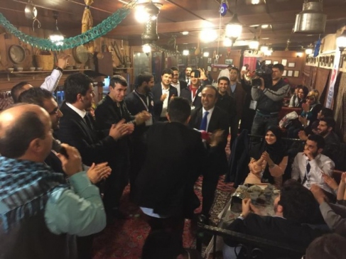 AK Parti'li İçten Gençlerle Bir Araya Geldi