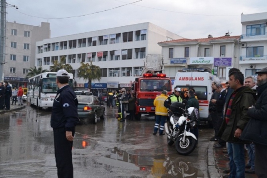 Eşi Ve Çocuklarını Göremeyince Kendini Doğradı