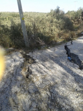 Kuşadası'nda Toprak Kayması Vatandaşı Elektriksiz Bıraktı