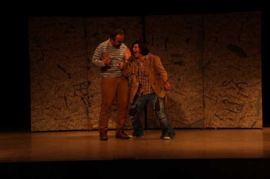 ''ziyafet Sofrası'' Oyunu Kağıthanelilerle Buluştu