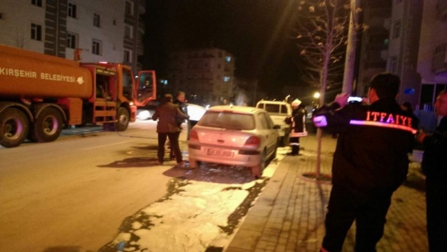 Park Halinde Ki Otomobil Yandı