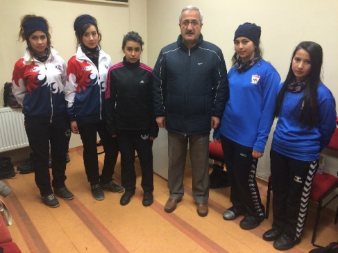 Curling'e Afgan Desteği