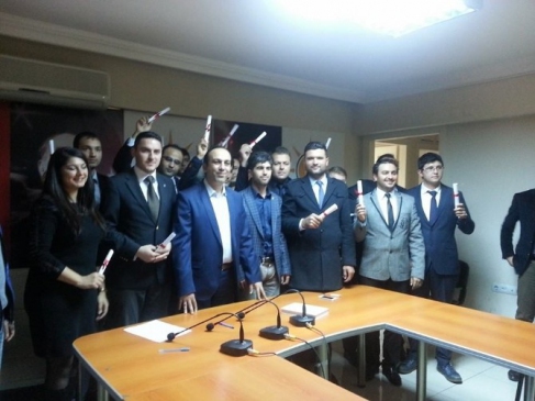 Fethiye Ak Gençlikte Adem Aykırı Görev Mazbatasını Aldı