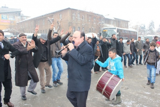 Muş'ta Kobani Kutlamaları Devam Ediyor