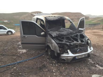 Mahalle Muhtarının Aracı Kundaklandı