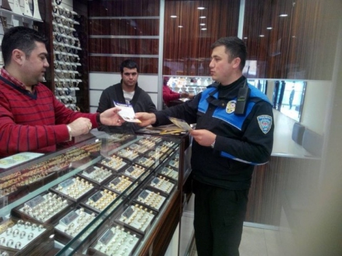 Polisten Esnafa Sahte Para Uyarısı