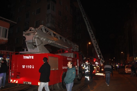 Evlerindeki Patlamadan Canlarını Zor Kurtardılar