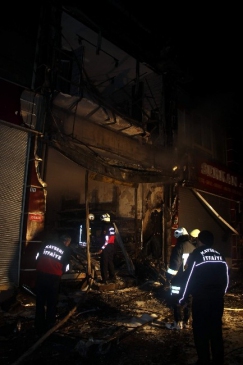 Gündüz Cenazesi Vardı Gece İşyeri Yandı