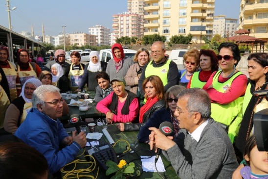 Mezitli Kadın Üretici Pazarı İlgi Odağı Oldu