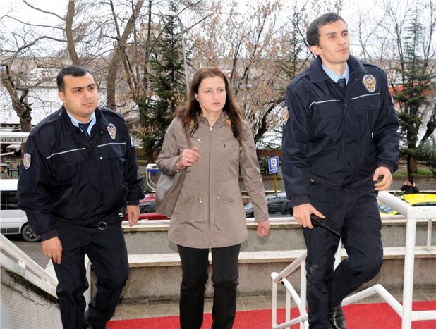 Zonguldak'ta eşini öldüren kadının yargılanması