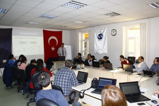Saü Eğitim Fakültesi'nde ‘Projelerde Yöntemsel Eğilim Ve Veri Analizi' Toplantısı Düzenlendi