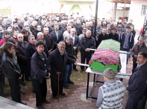 Uludağ'da Çocuğunun Önünde Can Veren Anne Toprağa Verildi