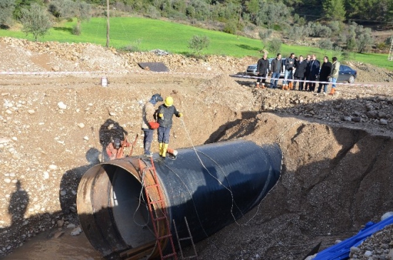 DSİ Bölge Müdürü Özgür İçmesuyu İsale Hattı İnşaatını İnceledi