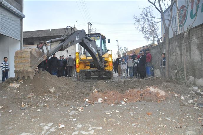 Cizre'deki hendekler yeniden kapatılıyor