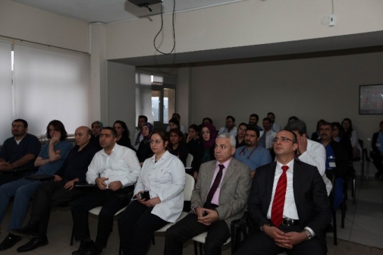 DÜ Kadın Doğum Kliniği'nde Kişisel Gelişim Semineri Verildi