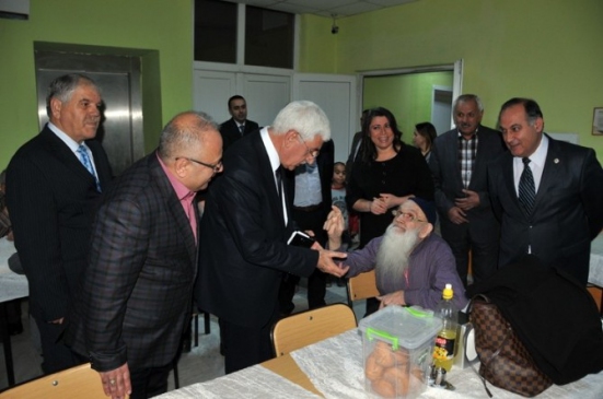 Vali Koca Huzurevi Sakinleri Ve Koruyucu Ailelerle Buluştu