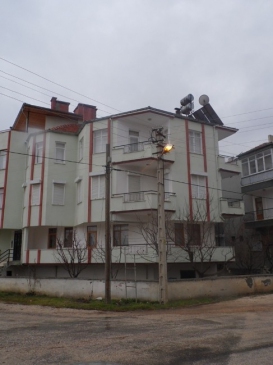 Korkuteli'de Sokak Lambaları Gündüz De Yanıyor