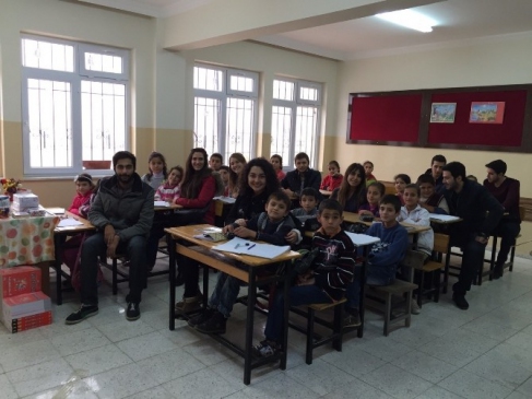 Hasan Kalyoncu Üniversitesi Minik Öğrencilere Yardım Elini Uzatıyor