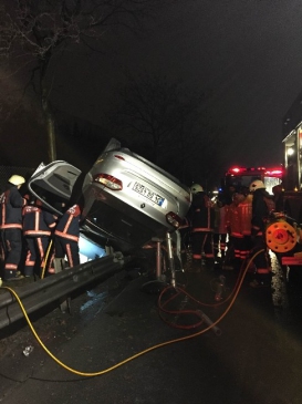 Tem Otoyolunda Sıkışmalı Kaza 2 Yaralı