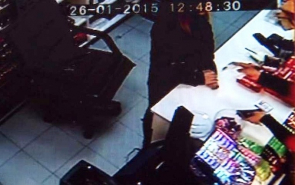 (Özel Haber) Para Çalmak İsteyen Şüpheliyi Kasiyer Fark Etti