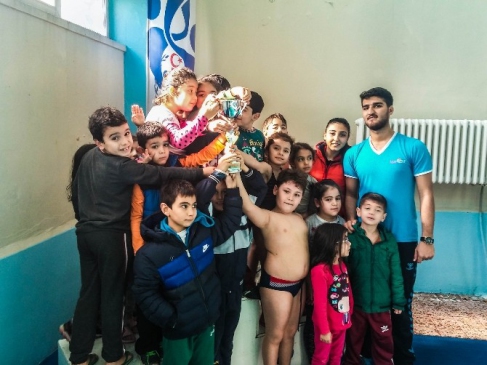 Minik Yüzücüler Ata'ya Saygı İçin Kulaç Attılar