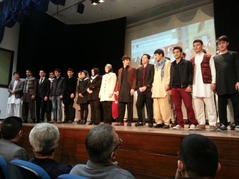 Afgan Öğrenciler Yeteneklerini Sergilediler