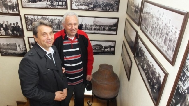 Burhaniye'nin Eski Fotografları İlgi Odağı Oldu