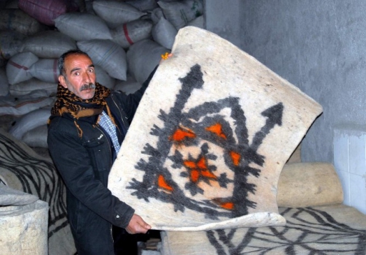 Keçecilik Usta Ellerde Devam Ettiriliyor