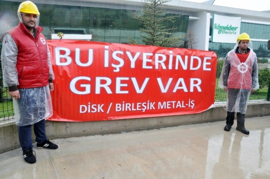 Yağmur Altında Grev