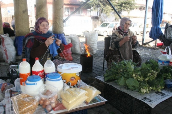 Köylü Kadınların 10 Parmağında 10 Marifet