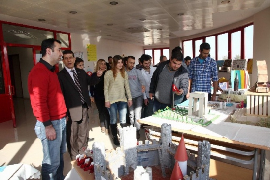 GAÜN'de Ders Materyal Sergisi Açıldı