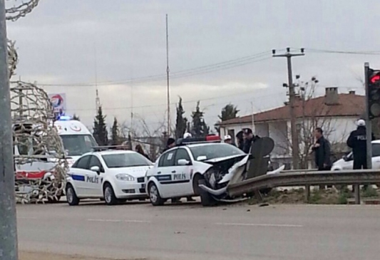 Hırsız Kovalayan 2 Polis Kazada Yaralandı