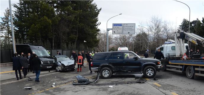 Başbakanlık Resmi Konutu önünde kaza