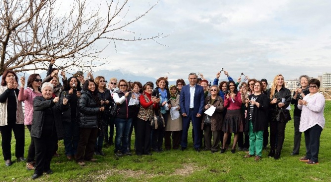 Antalyalı Kadınlar Koro Halinde 'şiddete Hayır' Diyecek