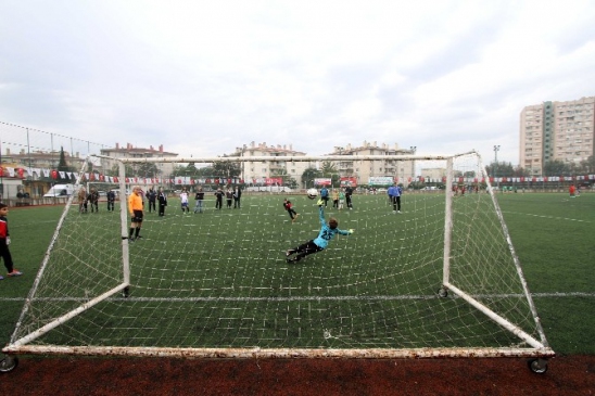 Amatör Spor Kulüpleri Karşıyaka'da Yarıştı