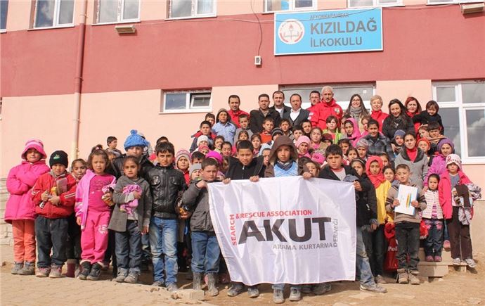 Öğretmenlerden ''Sadece Bir Damla'' yardım kampanyası