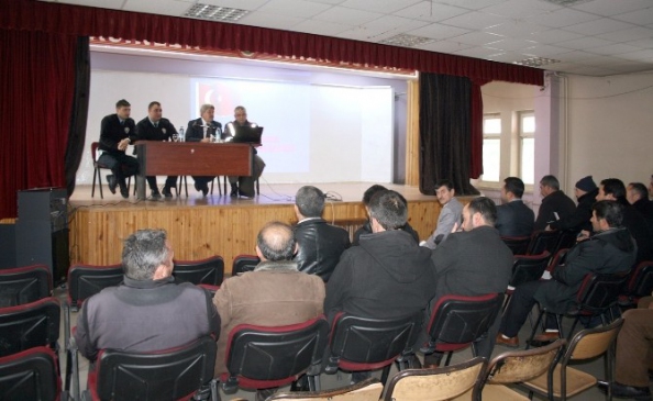 Pasinler'de Okul Taşıtı Sürücülerine Eğitim Semineri Verildi